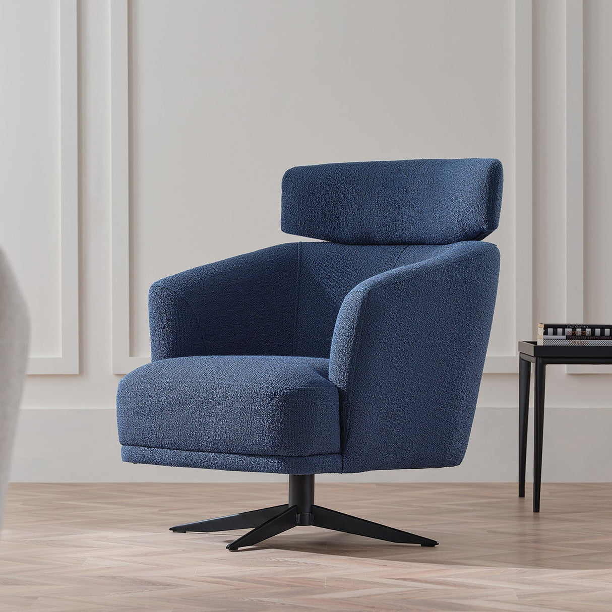 Swan Modern Swivel Arm Chair